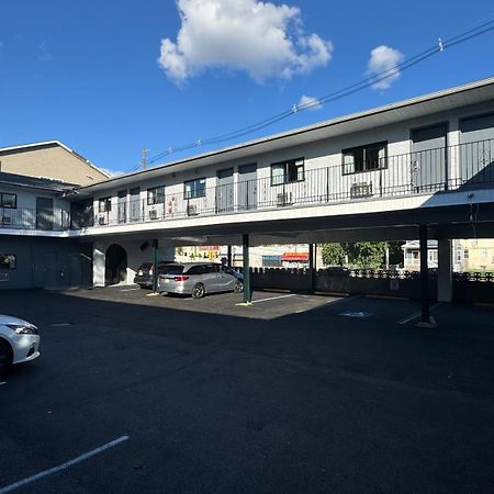 Essence Express Elizabeth Ewr Airport Exterior foto